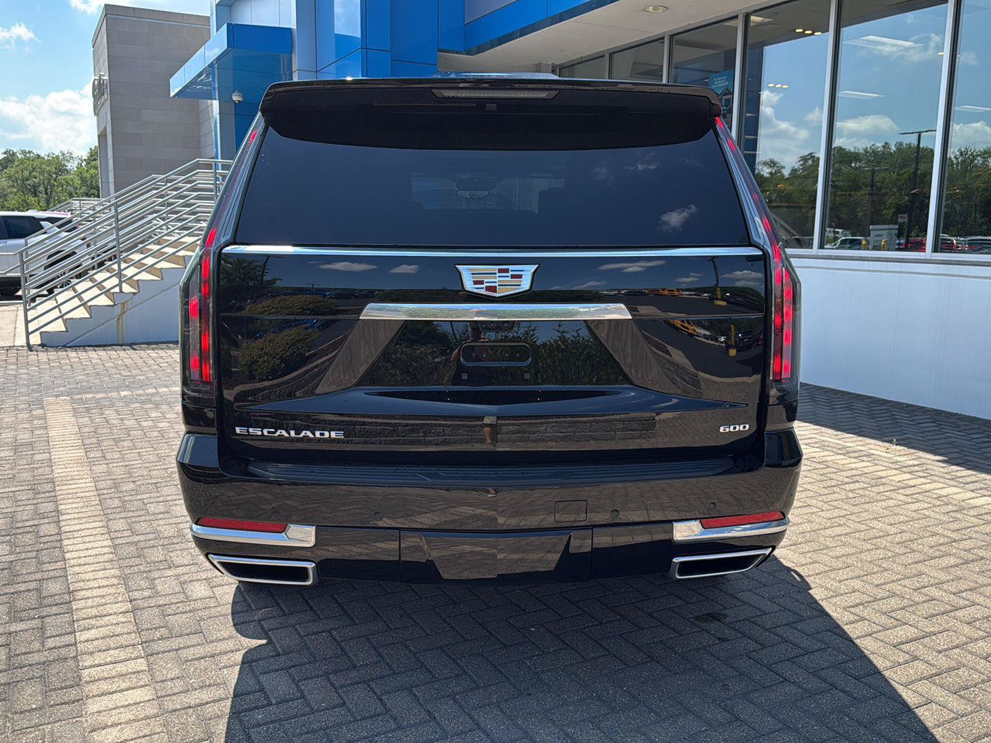 Used 2026 Cadillac Escalade Luxury w/ Touring Package AWD/4WD image 4