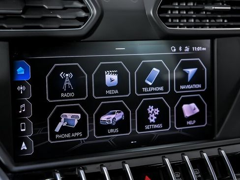 Used 2019 Lamborghini Urus AWD/4WD image 33