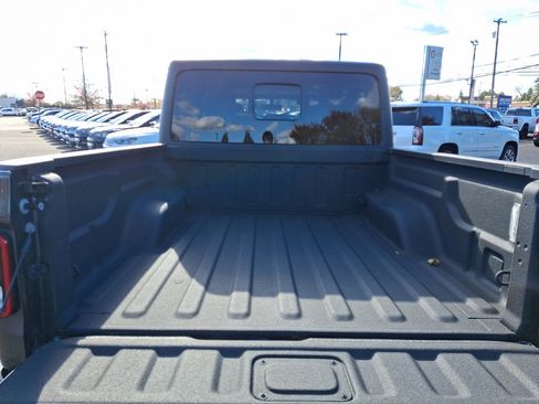 Certified 2022 Jeep Gladiator Sport image 18