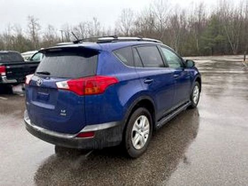 Used 2015 Toyota RAV4 LE AWD/4WD image 5