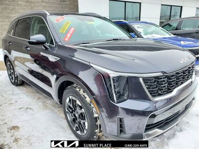 Certified 2025 Kia Sorento S w/ Panoramic Sunroof Package