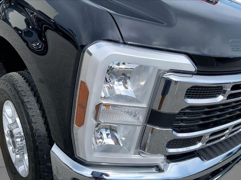 Used 2025 Ford F250 XLT w/ 360-Degree Camera Package AWD/4WD image 28