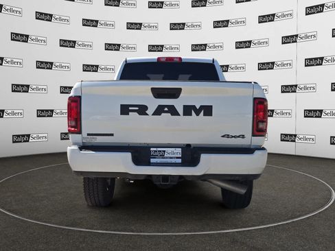 Used 2025 RAM 2500 Big Horn AWD/4WD image 5