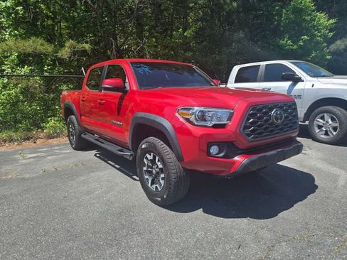 Used 2020 Toyota Tacoma TRD Off-Road RWD image 3