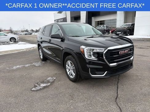 Used 2023 GMC Terrain SLE image 2
