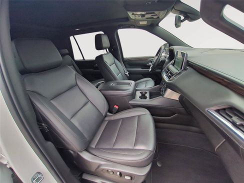 Used 2022 Chevrolet Tahoe Z71 w/ Luxury Package AWD/4WD image 36