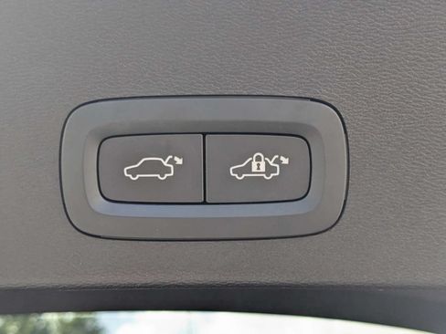 Certified 2023 Volvo XC40 Recharge Ultimate AWD/4WD image 19