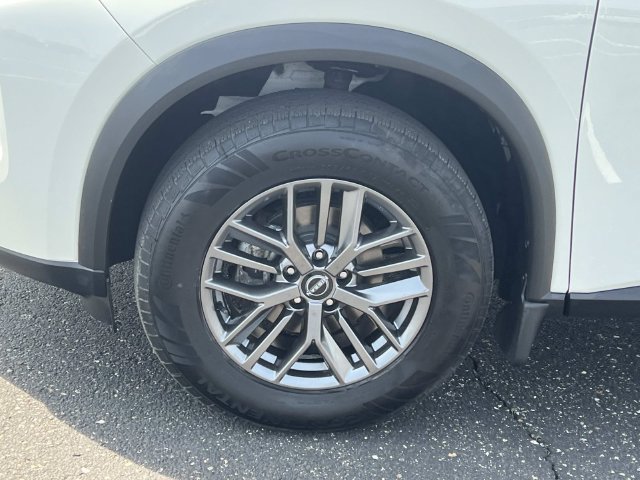 Used 2022 Nissan Rogue S AWD/4WD image 9