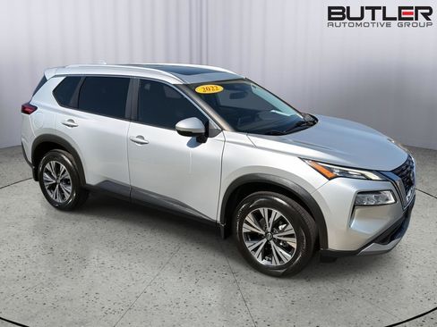 Used 2022 Nissan Rogue SV w/ SV Premium Package image 7