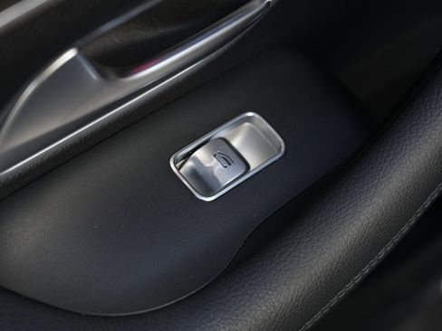 Used 2020 Mercedes-Benz GLS 450 4MATIC image 33