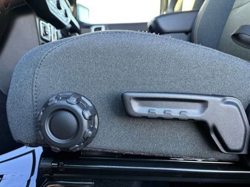 New 2026 Jeep Gladiator Sport AWD/4WD image 13