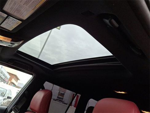 Used 2021 Lexus GX 460 Premium w/ Premium Package image 15