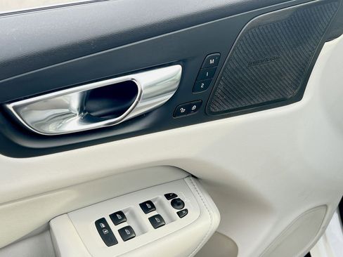 Certified 2022 Volvo XC60 B6 Inscription w/ Advanced Package image 15