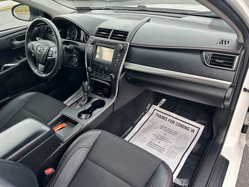 Used 2017 Toyota Camry SE image 34