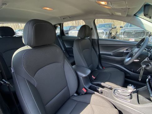 Used 2019 Hyundai Elantra GT image 21