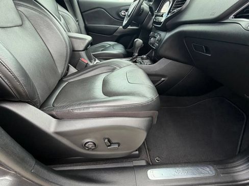 Used 2020 Jeep Cherokee Limited AWD/4WD image 13