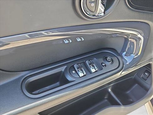 Used 2019 MINI Cooper Countryman S FWD image 11