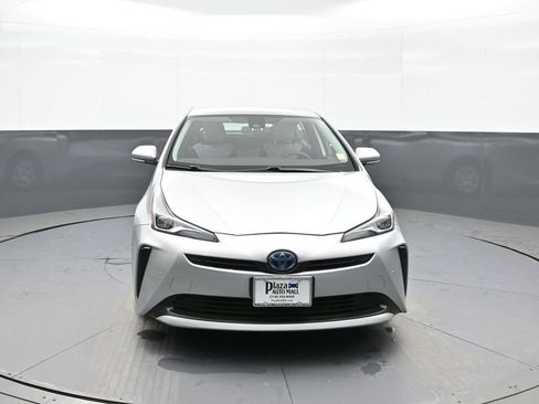 Certified 2022 Toyota Prius LE image 2