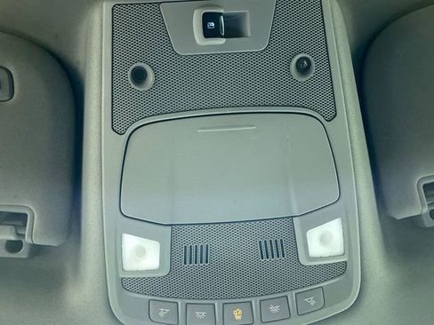 Used 2019 Ford F150 Lariat image 10