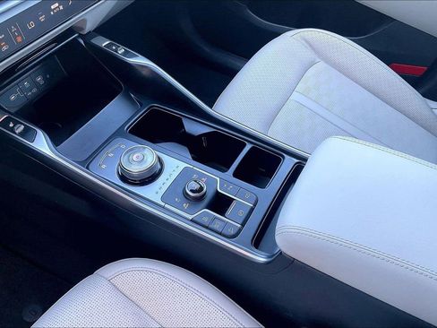 Used 2025 Kia Sorento EX image 17