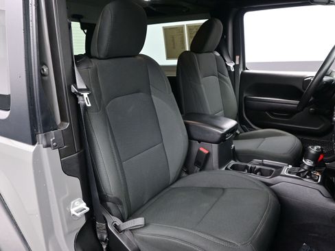 Used 2021 Jeep Wrangler Sport image 12