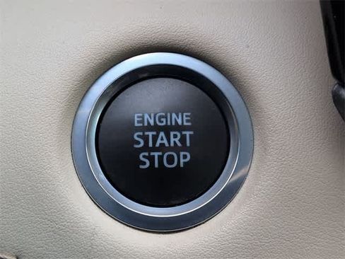 Used 2021 Toyota Highlander Limited image 39