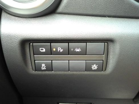 Used 2025 Nissan Versa S FWD image 29