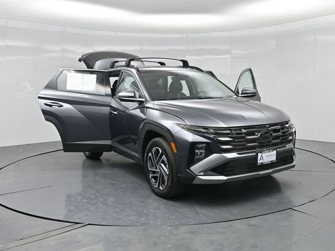 Used 2025 Hyundai Tucson Limited AWD/4WD image 34