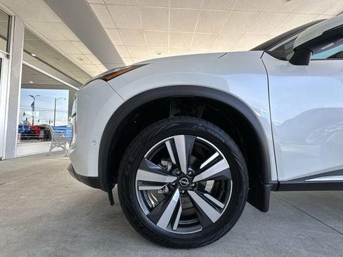 Used 2023 Nissan Rogue SL w/ SL Premium Package AWD/4WD image 31