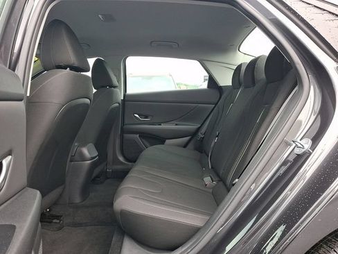 Used 2023 Hyundai Elantra SEL w/ Convenience Package FWD image 10