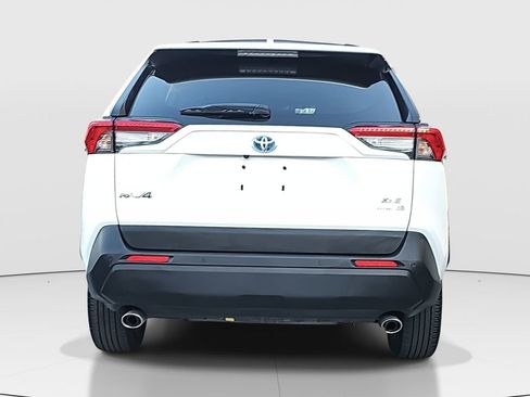 Used 2023 Toyota RAV4 XLE Premium AWD/4WD image 6