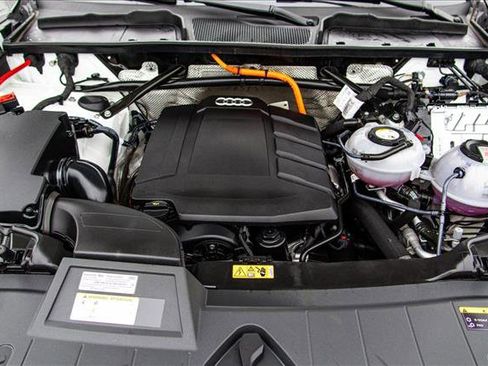 Used 2023 Audi Q5 e Premium Plus w/ Premium Plus Package image 27