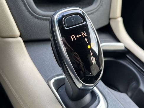 Used 2018 Cadillac XT5 FWD image 22