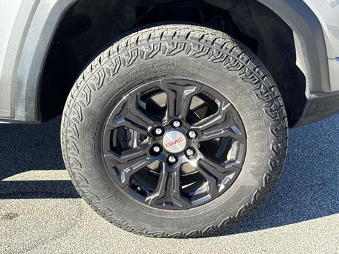 Used 2023 GMC Canyon Elevation w/ Elevation Premium Package image 9