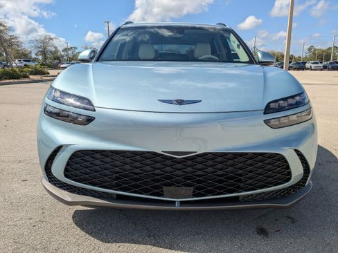 Used 2025 Genesis GV60 RWD image 2