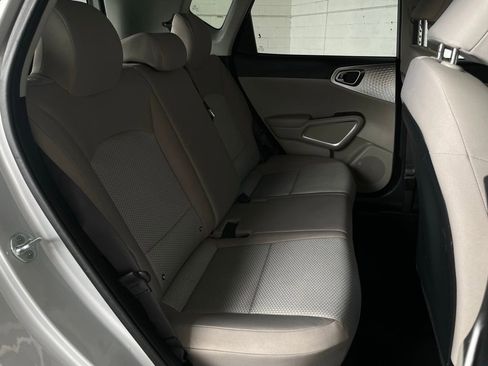 Used 2021 Kia Soul LX FWD image 16