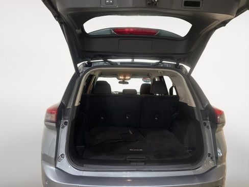 Used 2024 Nissan Rogue SV image 6