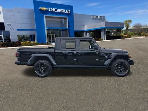 Used 2021 Jeep Gladiator Sport AWD/4WD image 27