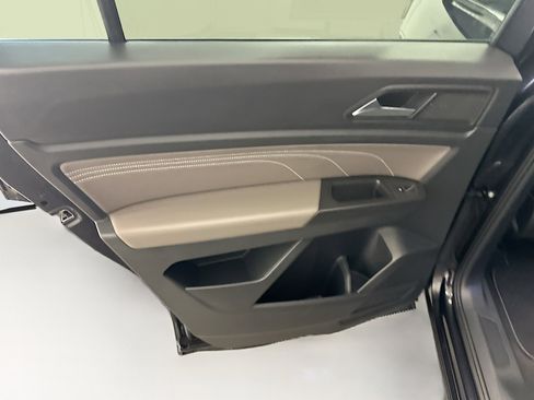 Used 2023 Volkswagen Atlas Cross Sport SE w/ Black Wheel Package AWD/4WD image 26