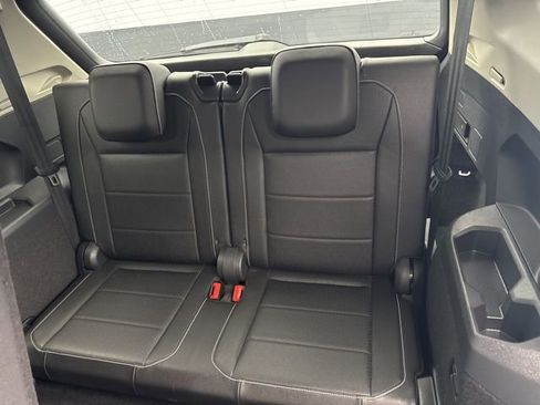 Used 2021 Volkswagen Tiguan SEL image 40