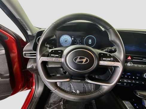 Used 2025 Hyundai Elantra SEL FWD image 13