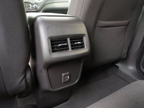 Used 2022 Chevrolet Equinox LT AWD/4WD image 28