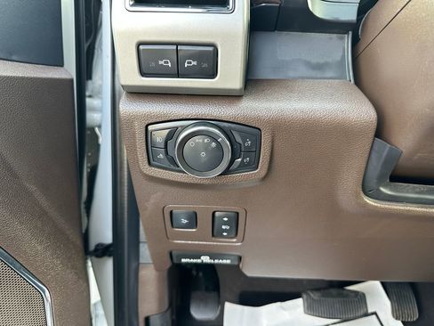 Used 2022 Ford F450 King Ranch w/ Chrome Package image 65