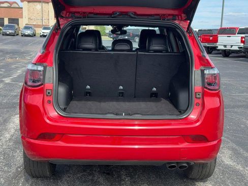 Used 2022 Jeep Compass Limited image 5