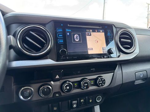 Used 2018 Toyota Tacoma TRD Off-Road AWD/4WD image 24