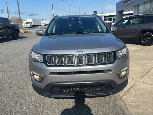 Used 2019 Jeep Compass Latitude w/ Safety & Security Group image 3
