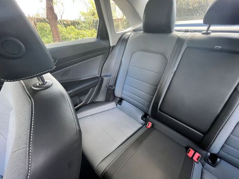 Used 2025 Volkswagen Jetta SE image 38