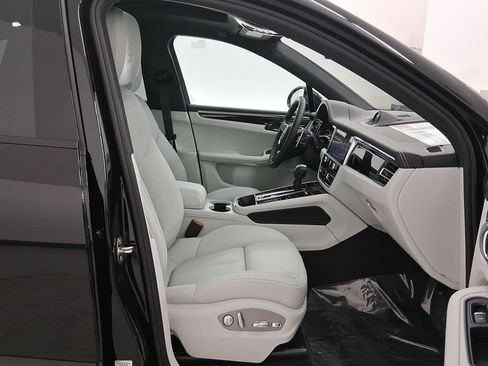 New 2026 Porsche Macan image 34