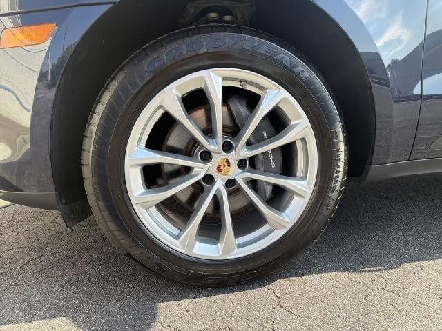 Used 2023 Porsche Macan AWD/4WD image 11