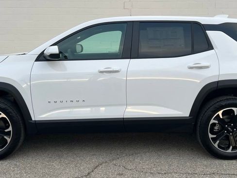 New 2026 Chevrolet Equinox LT FWD image 2